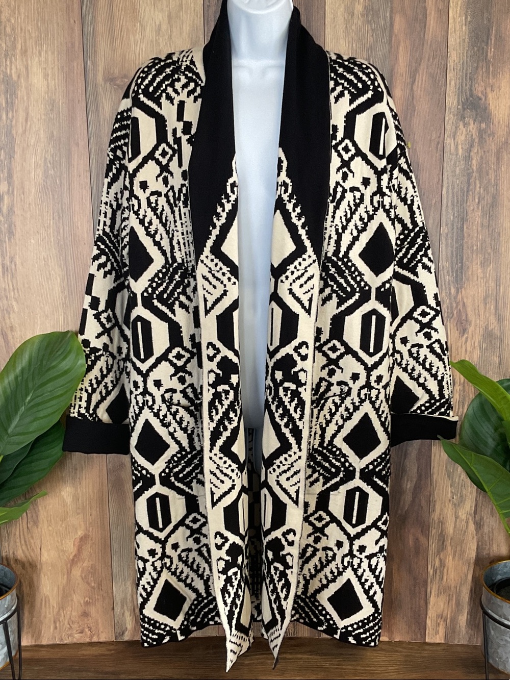 lovestitch Black and Cream Geometric Open-Front Cardigan Sweater L     C241